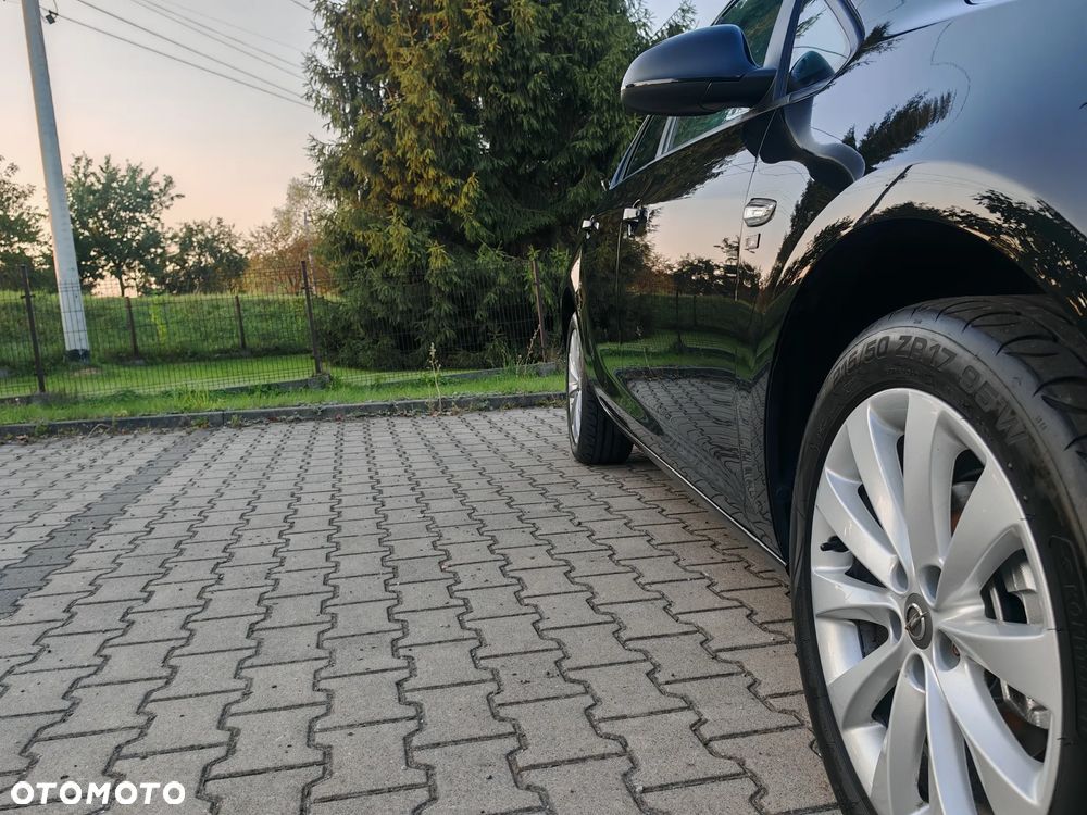 Opel Astra 1.4 Turbo 150 Jahre - 13