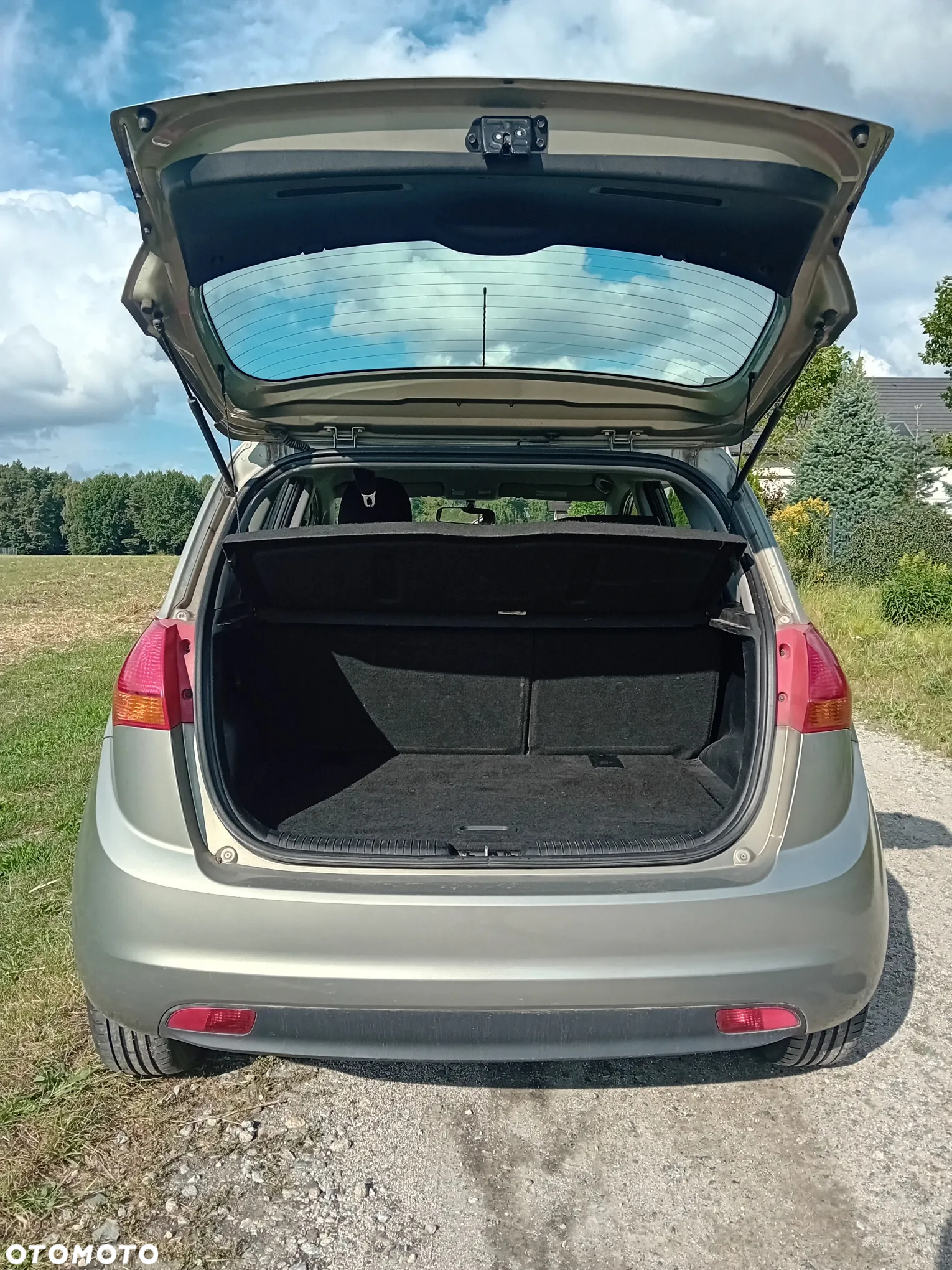 Kia Venga - 7