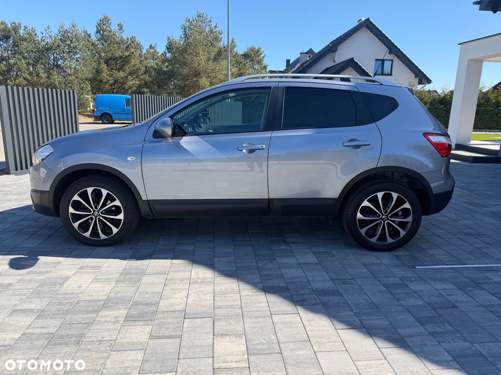 Nissan Qashqai 2.0 dCi 4x4 Tekna Premium - 2