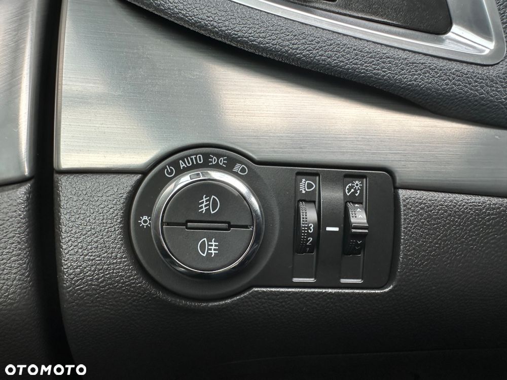 BMW Seria 5 520d Luxury Line - 32