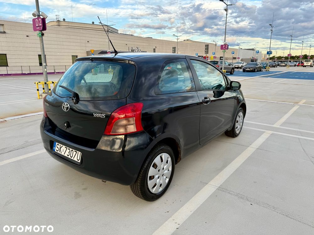 Toyota Yaris 1.3 Sol - 4