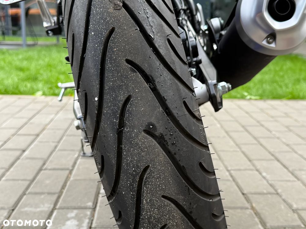 Yamaha MT - 12