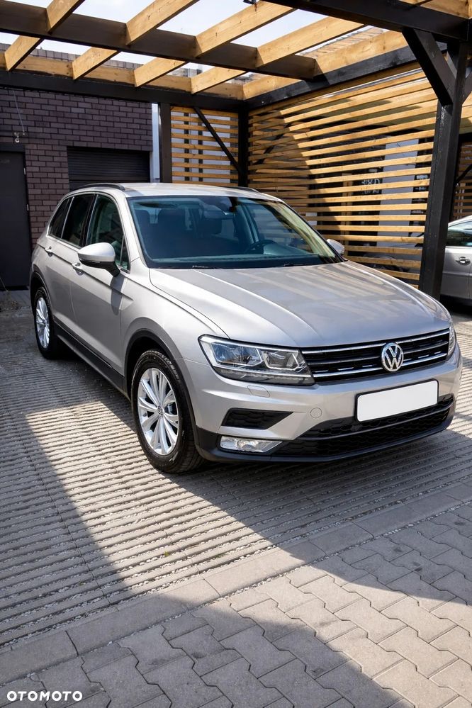 Volkswagen Tiguan - 1