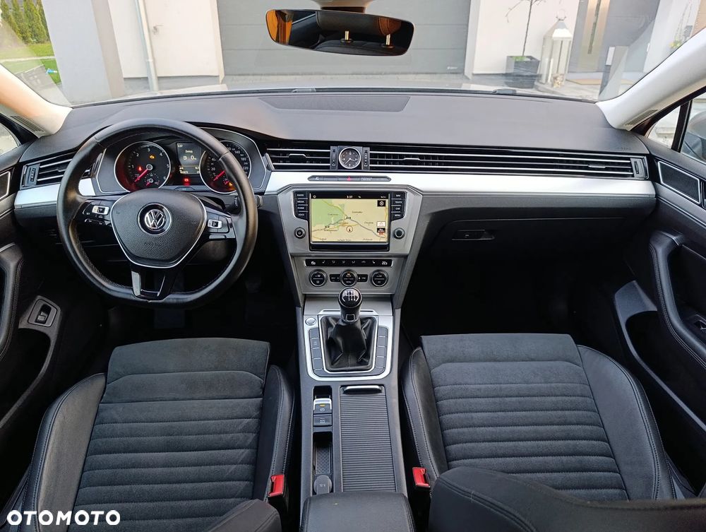 Volkswagen Passat 2.0 TDI (BlueMotion Technology) Comfortline - 12