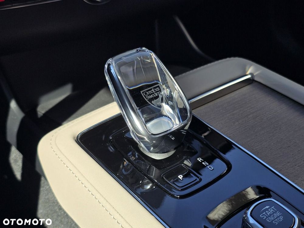 Volvo XC 90 T8 AWD Plug-In Hybrid Ultra Dark 7os - 19