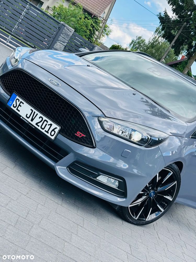 Ford Focus 2.0 TDCi ST mit Leder-Exclusiv-Paket - 10