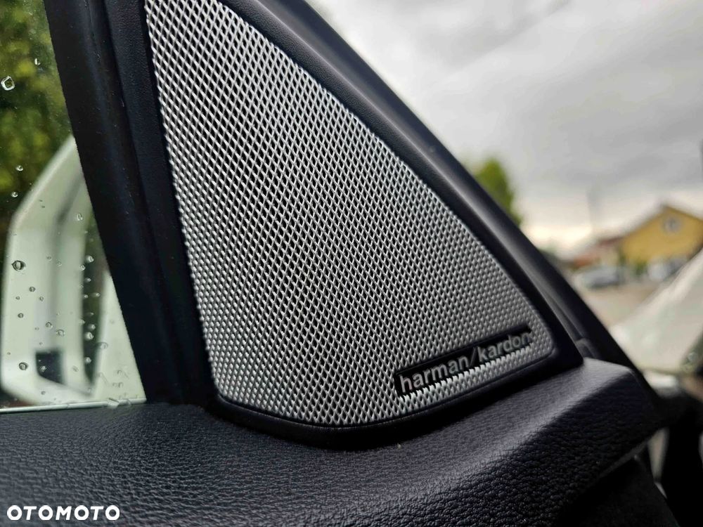 Mercedes-Benz Klasa E 250 BlueEFFICIENCY 7G-TRONIC Avantgarde - 26