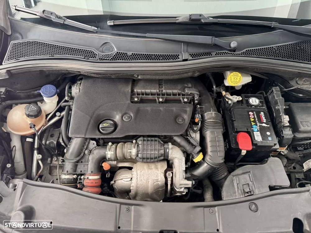 Peugeot 2008 1.6 BlueHDi Style - 52