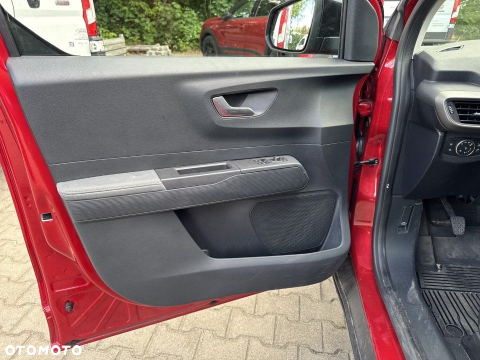 Ford Transit Courier - 12