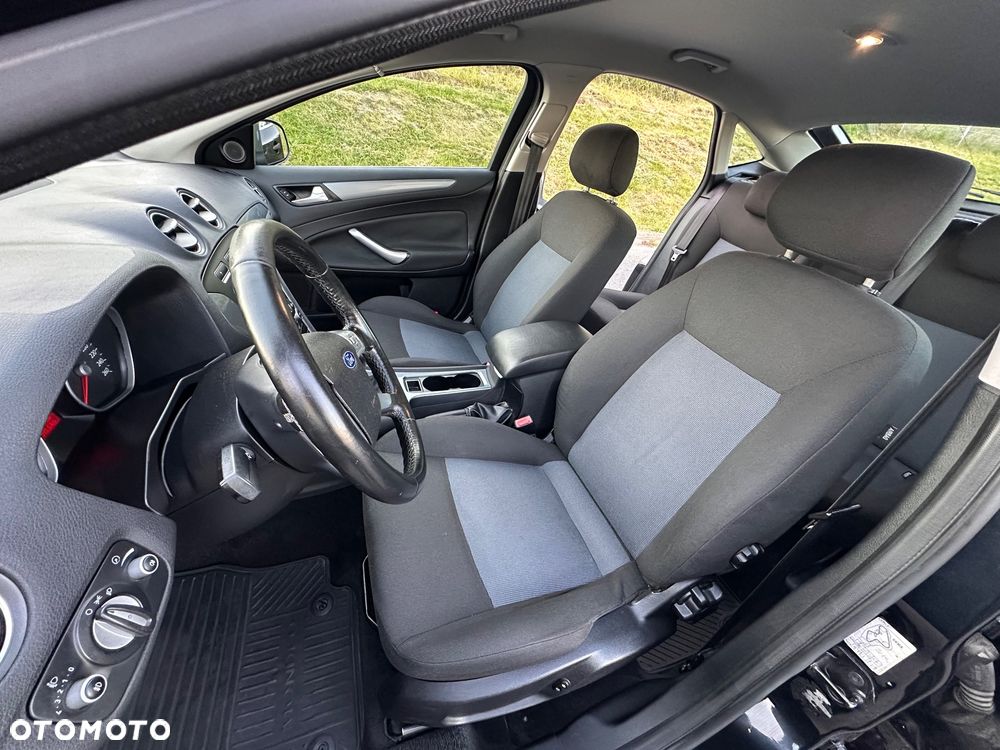 Ford Mondeo - 17