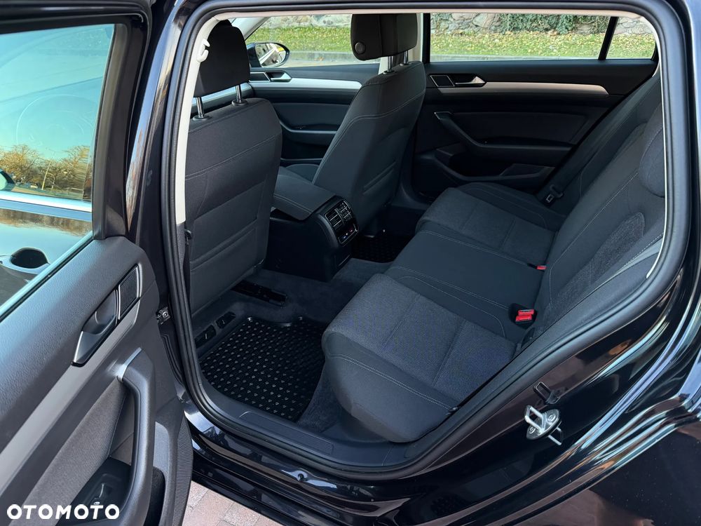 Volkswagen Passat 2.0 TDI (BlueMotion Technology) Highline - 19