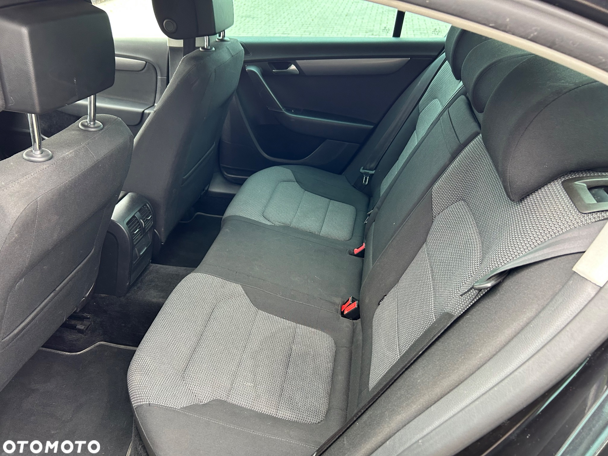 Volkswagen Passat - 31
