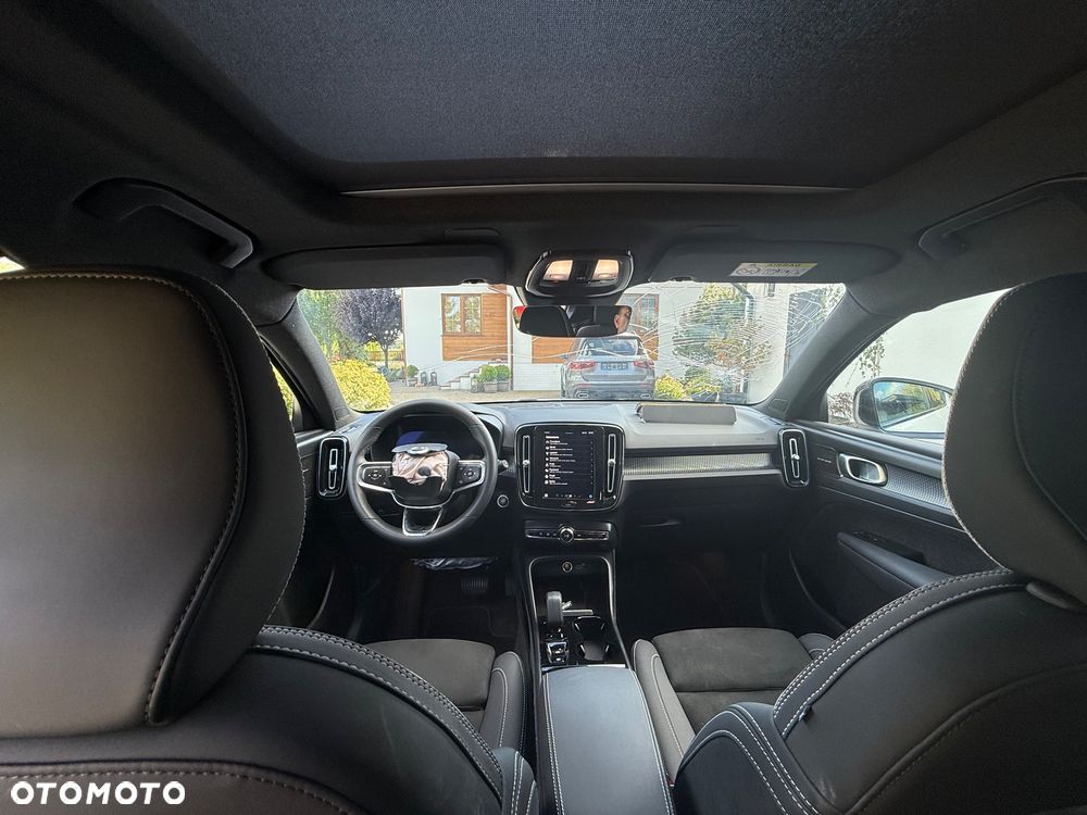 Volvo XC 40 B3 Plus Dark - 23