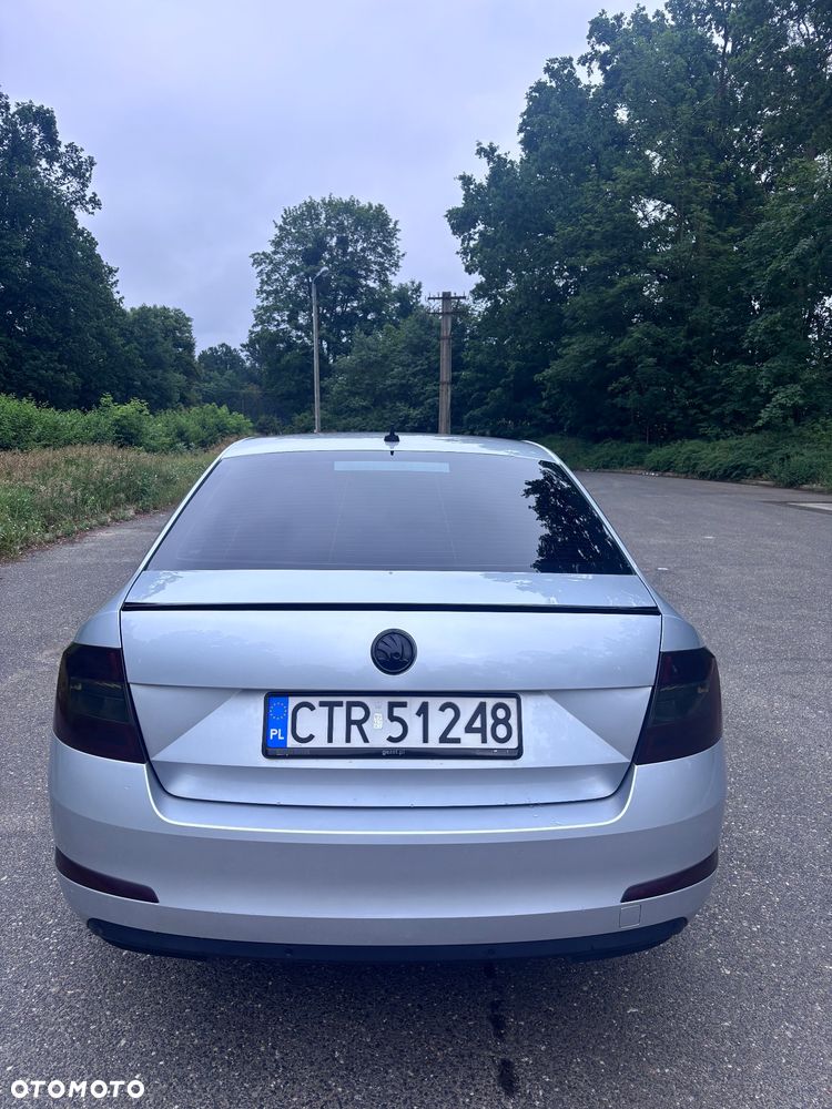 Skoda Octavia 2.0 TDI Style DSG - 6