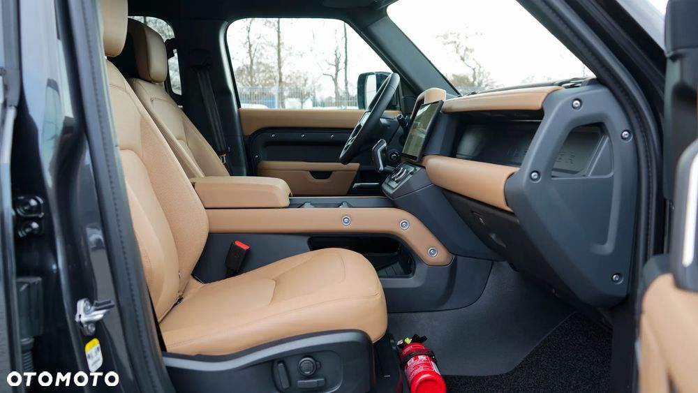 Land Rover Defender 3.0 D350 mHEV X-Dynamic HSE - 13