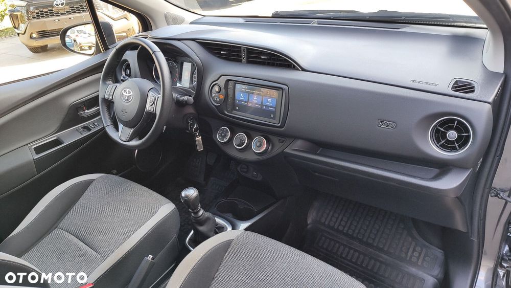 Toyota Yaris 1.5 Premium - 19