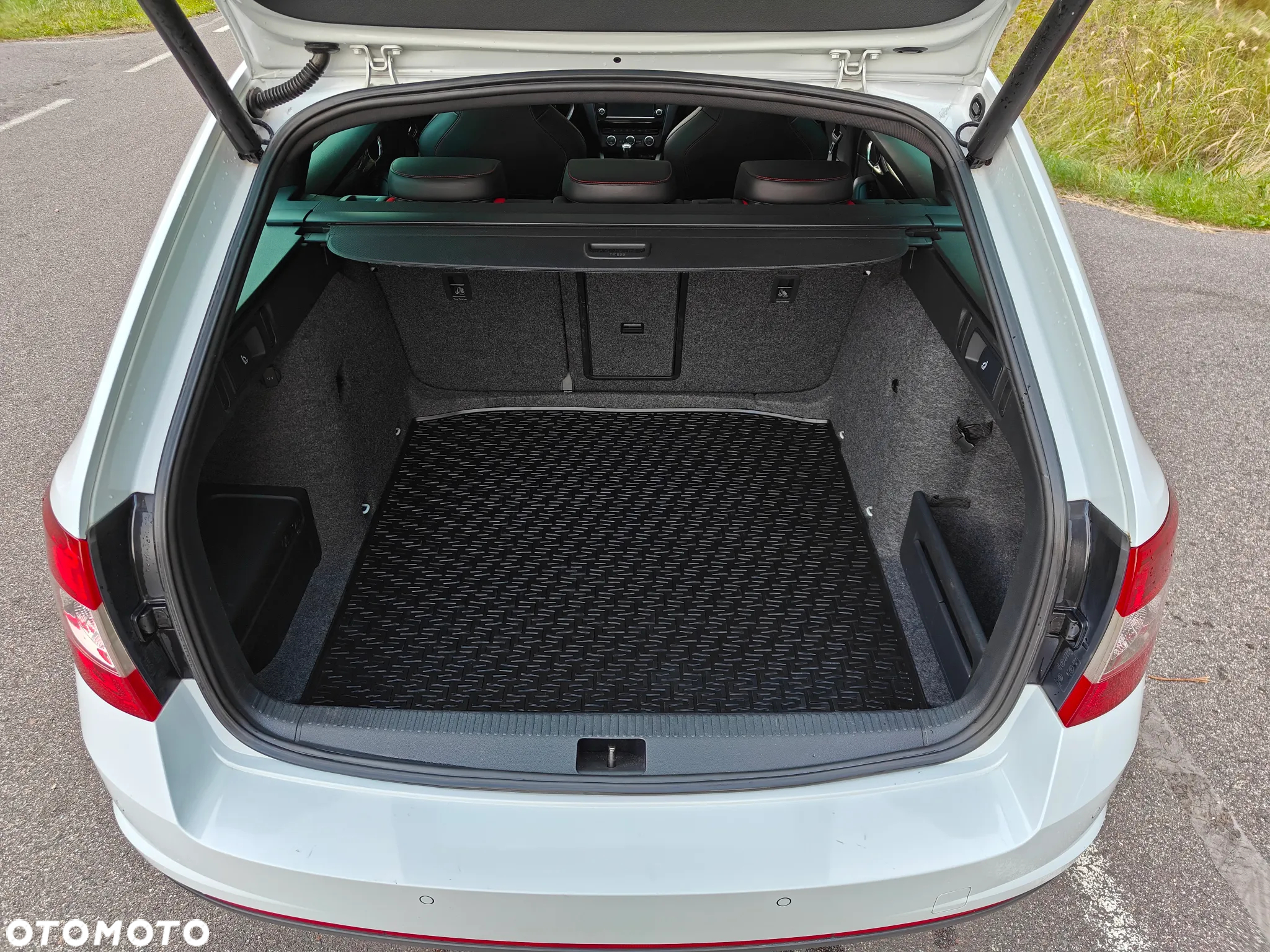 Skoda Octavia Combi 2.0 TSI (Green tec) DSG RS - 39
