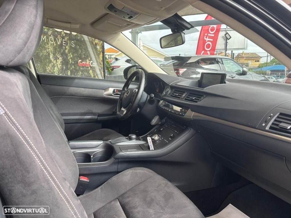 Lexus CT 200h Executive - 28