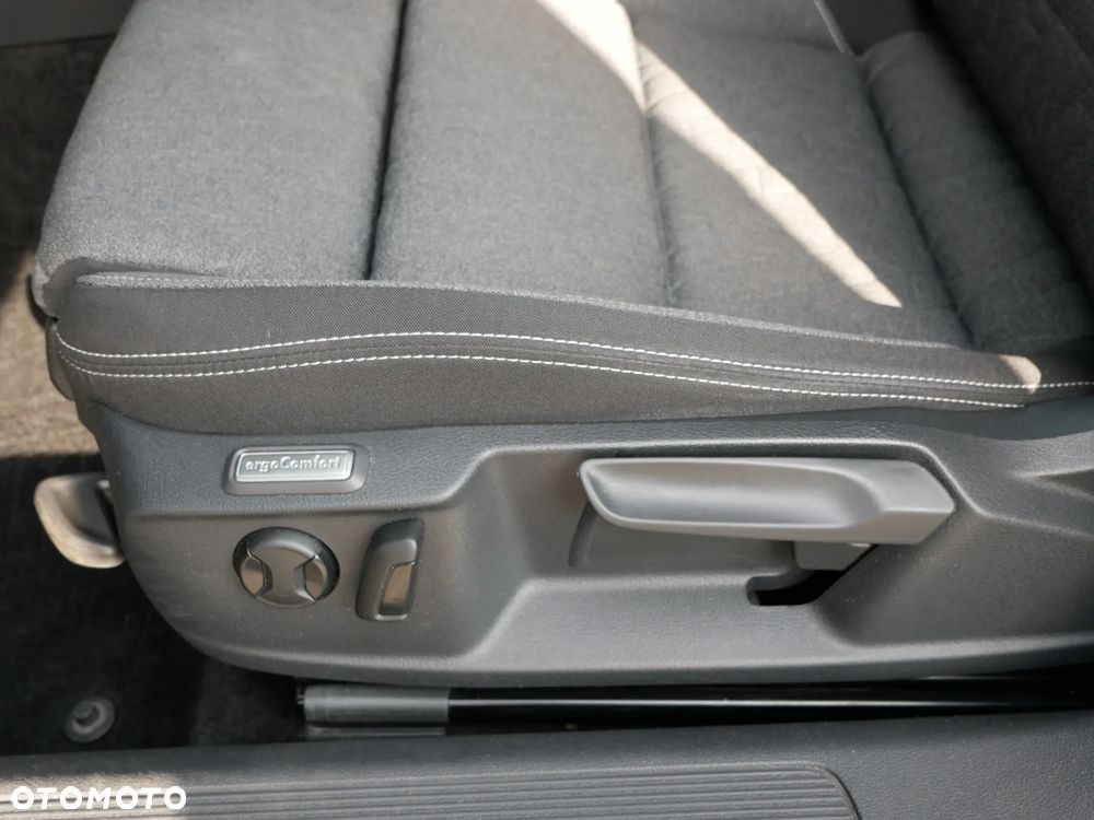 Volkswagen Passat 2.0 TDI EVO Business DSG - 16