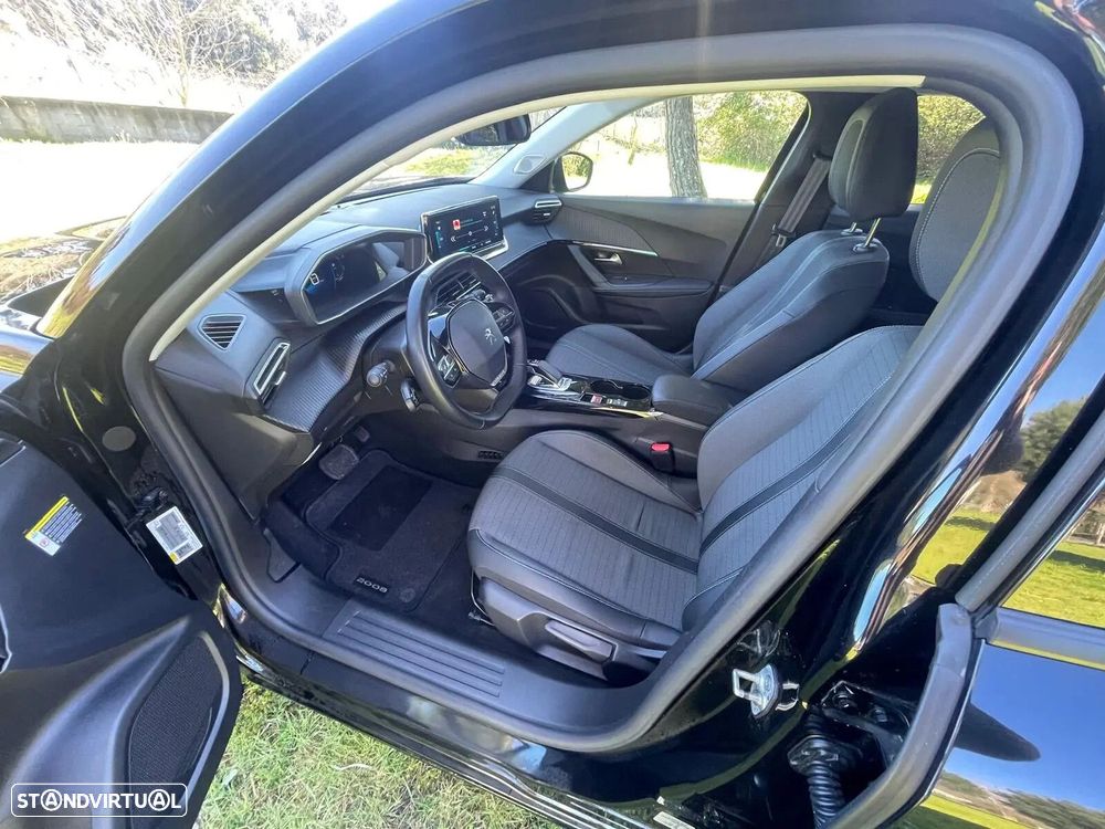Peugeot e-2008 50 kWh Allure - 14