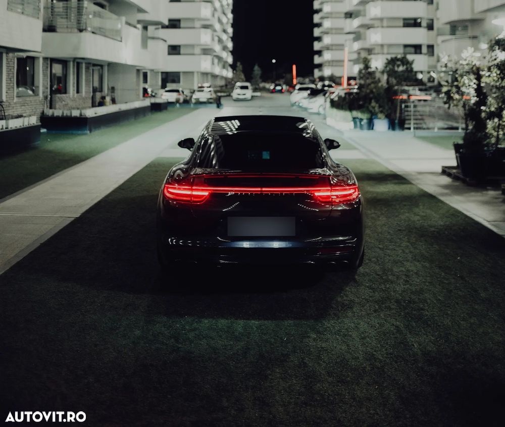 PORSCHE Panamera