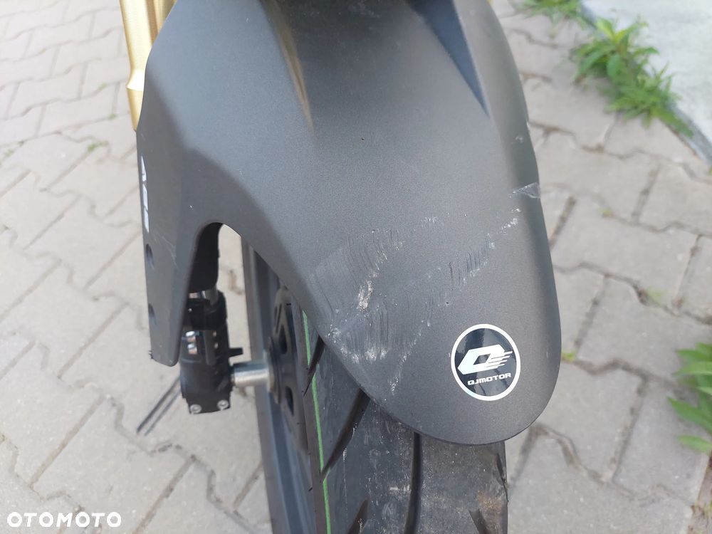 QJMOTOR SRK 125S - 8