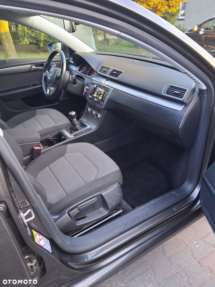 Volkswagen Passat 2.0 Blue TDI SCR Comfortline - 10