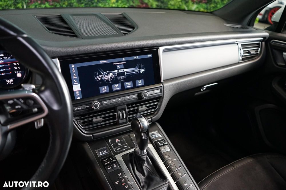 Porsche Macan - 26