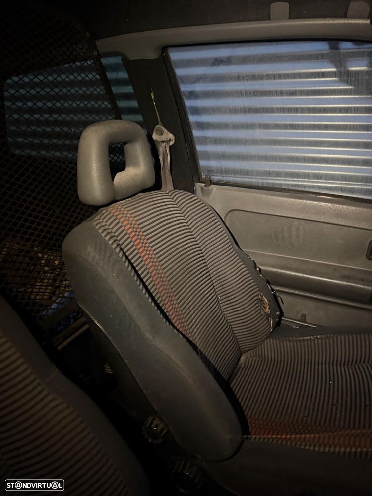 Renault Clio 1.9 RT - 7