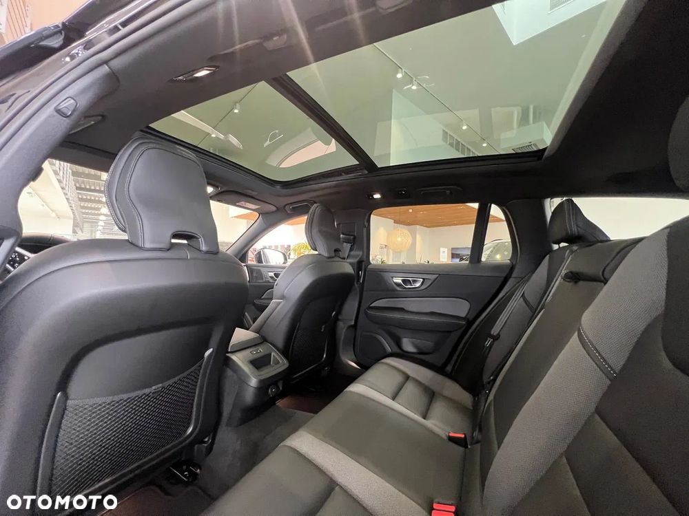 Volvo V60 B4 B Ultimate Dark - 7