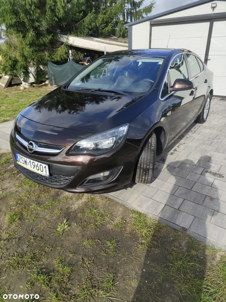 Opel Astra IV 1.6 Essentia - 3