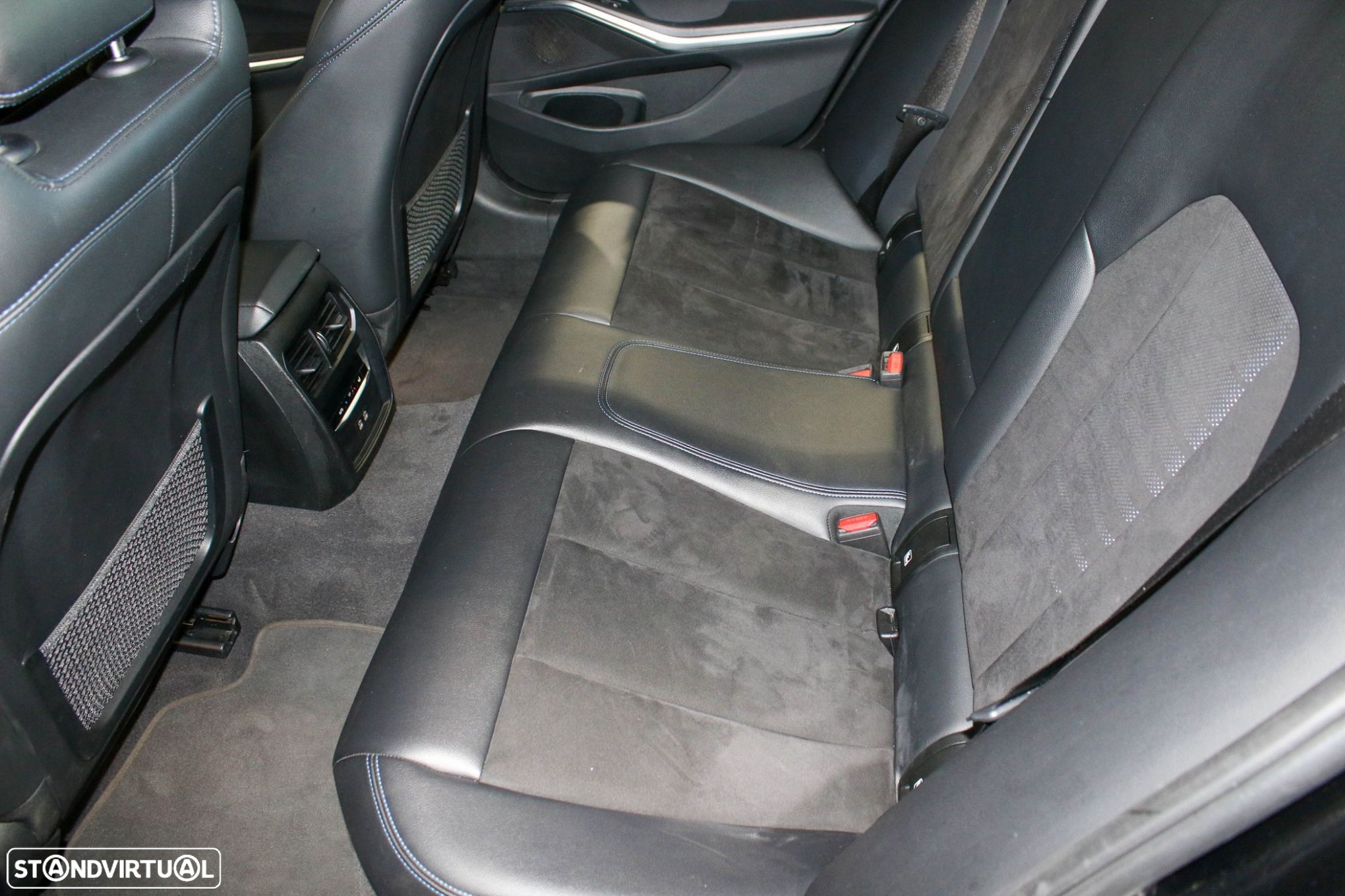 BMW 318 d Pack M Auto - 14