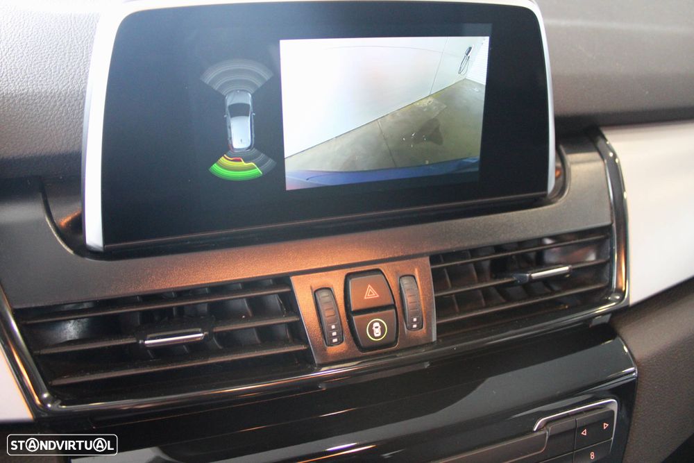 BMW 225xe Active Tourer - 9