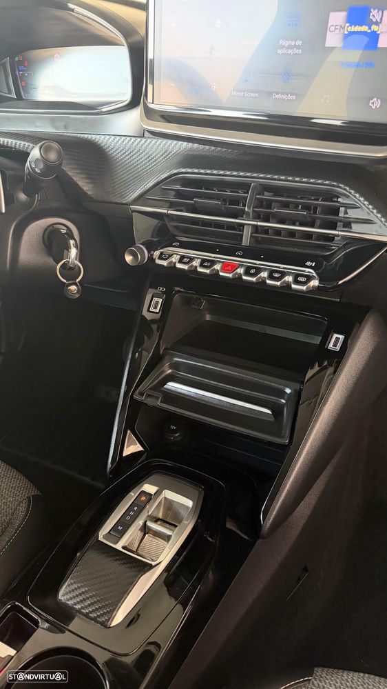 Peugeot 208 1.2 Hybrid Allure e-DCS6 - 8