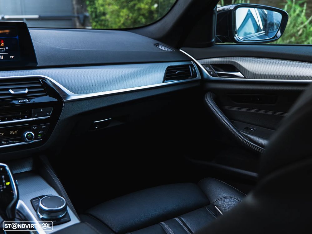 BMW 520 d Aut. M Sport Edition — fotografia 20