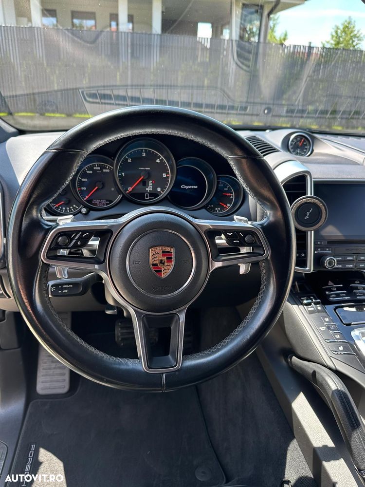 Porsche Cayenne Platinum Edition - 8