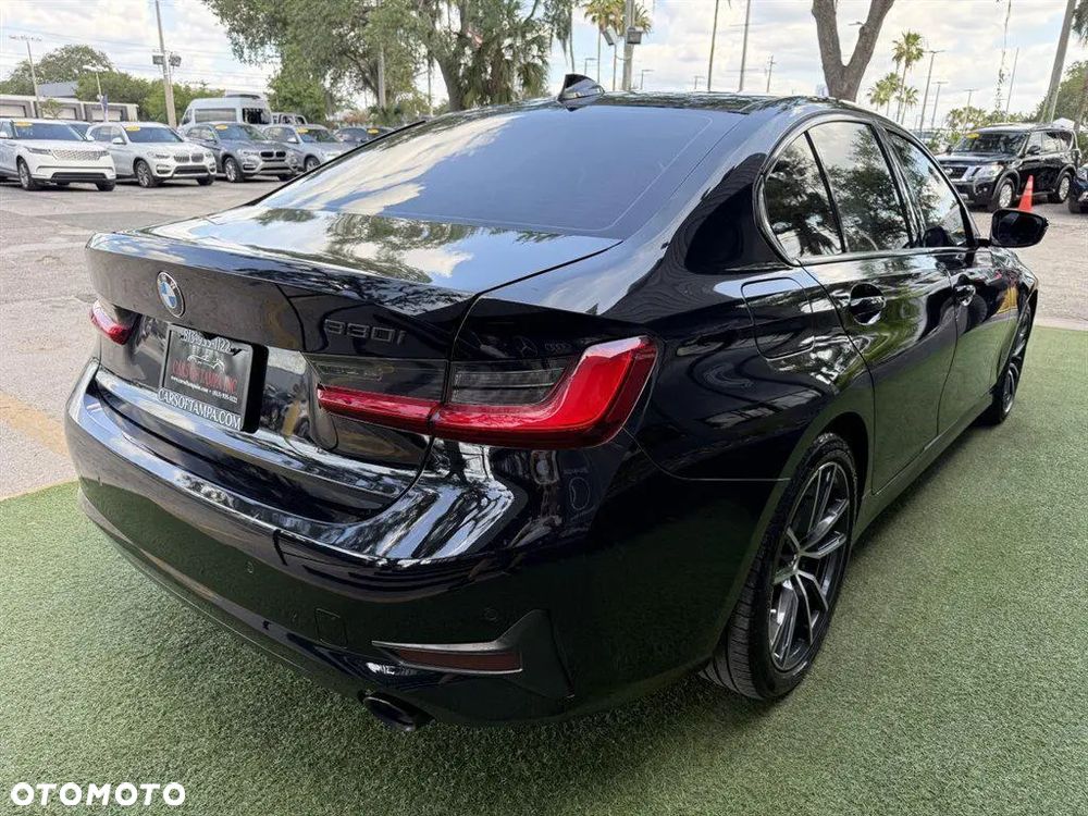 BMW Seria 3 330i xDrive M Sport - 9