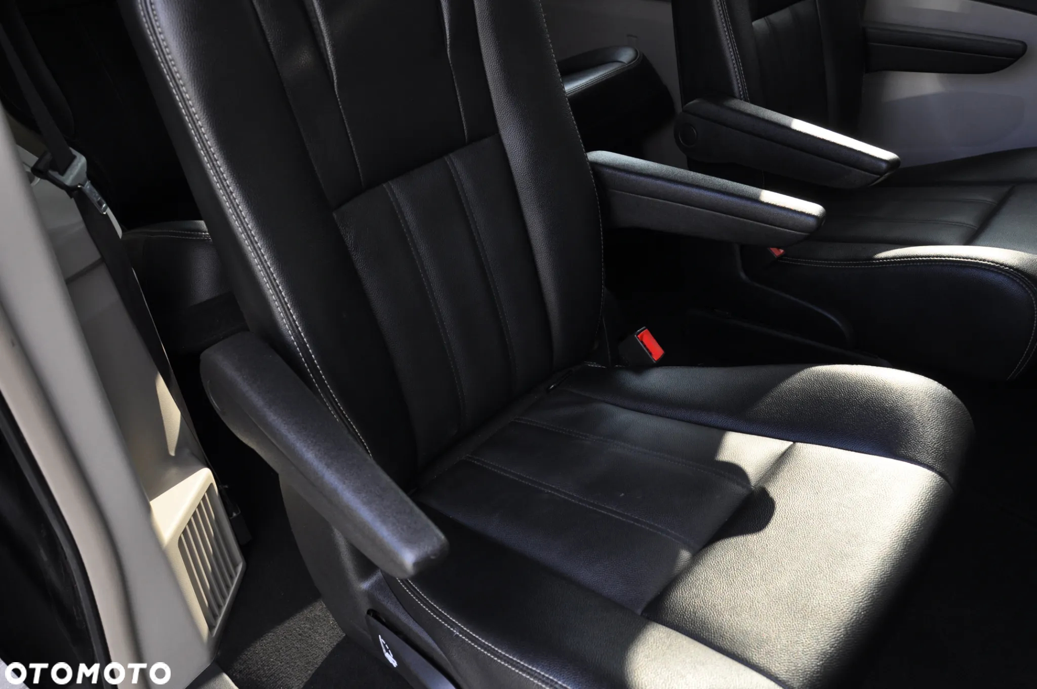 Chrysler Town & Country 3.6 Touring - 30