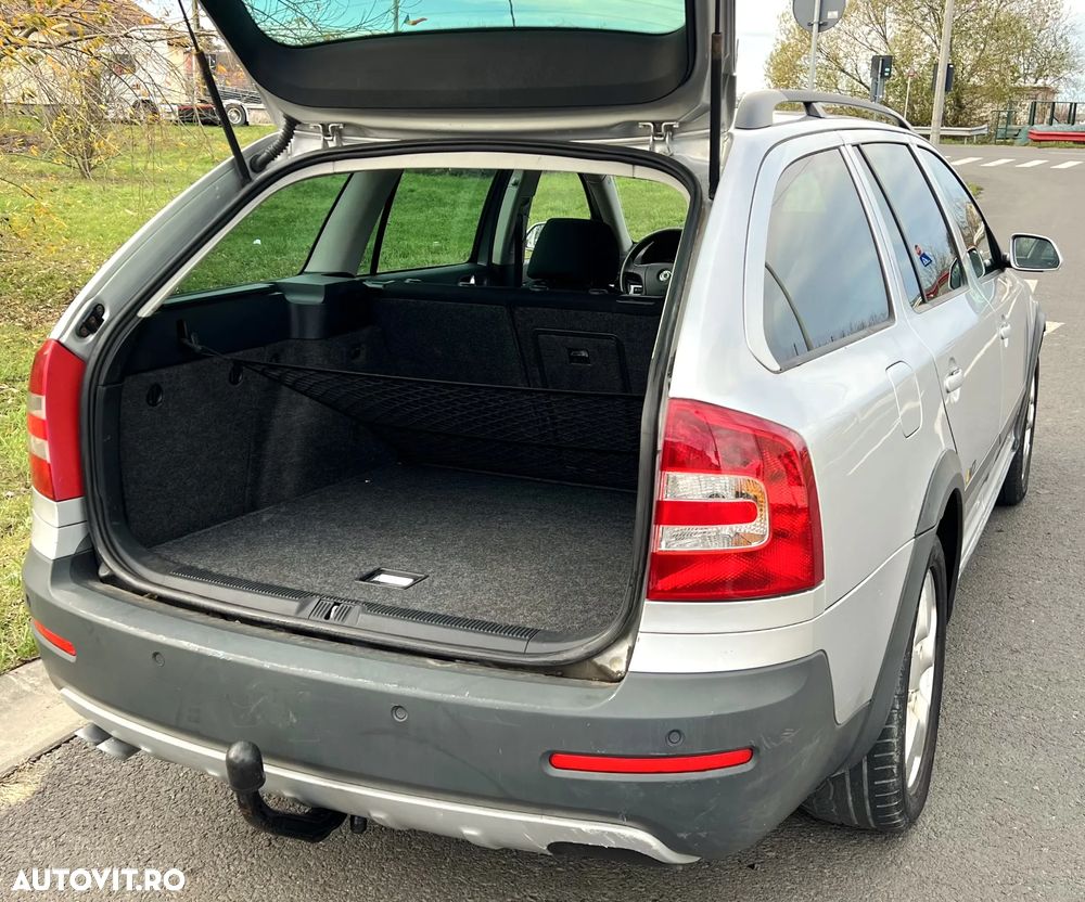 Skoda Octavia Combi 2.0 TDI DPF Scout 4x4 - 7
