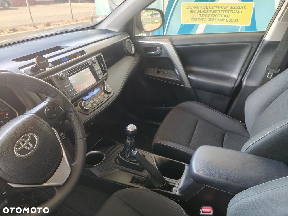 Toyota RAV4 - 11