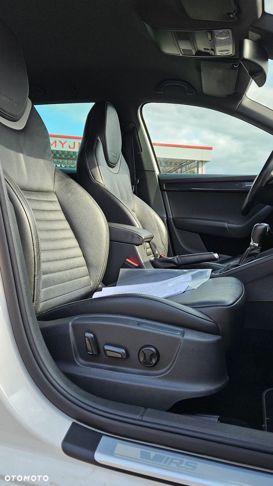 Skoda Octavia 2.0 TDI DSG RS - 27