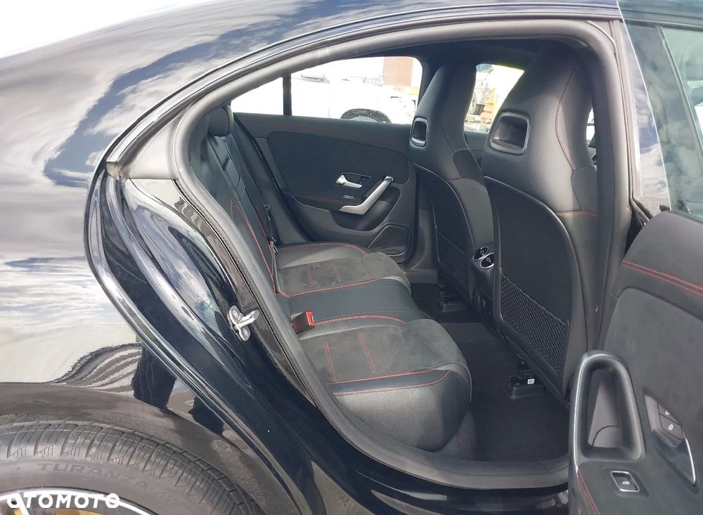 Mercedes-Benz CLA - 10