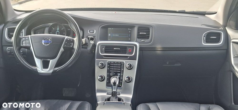 Volvo V60 D6 AWD Plug-in Hybrid Summum - 13