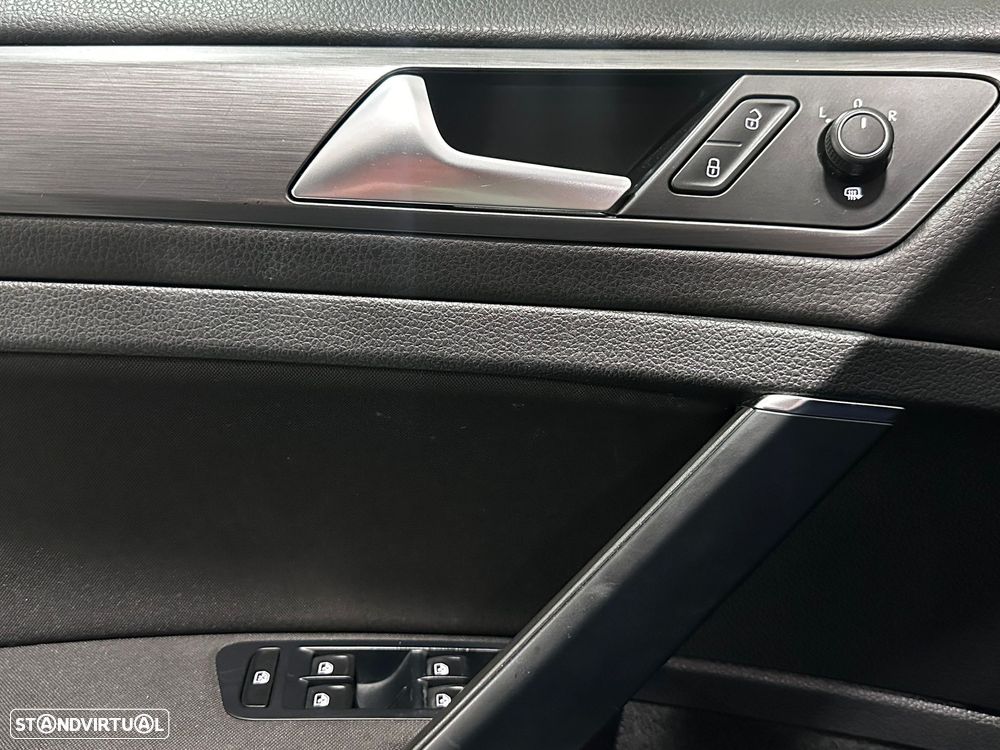 VW e-Golf AC/DC - 12