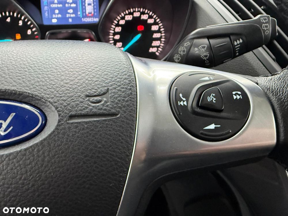 Ford Kuga 1.5 EcoBoost 2x4 Titanium - 16