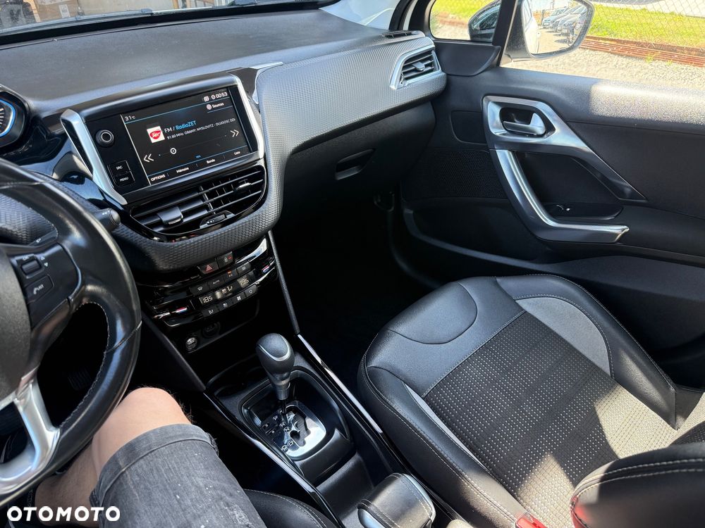 Peugeot 2008 PureTech 110 GPF Stop&Start EAT6 Allure - 19