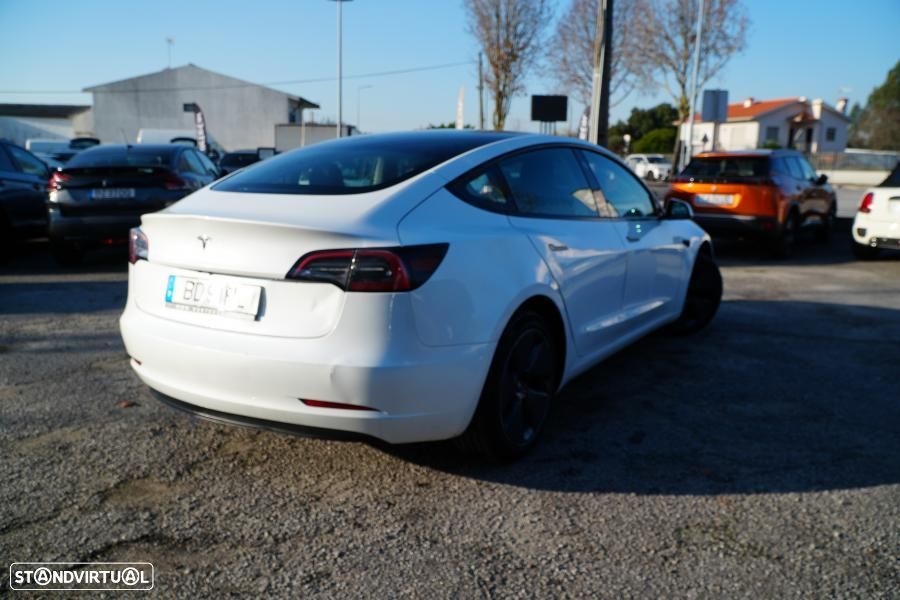 Tesla Model 3 Long Range Tração Traseira - 3