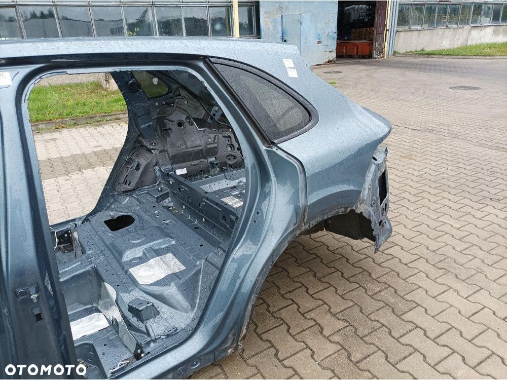 PORSCHE CAYENNE S III 9Y PAS TYLNY WANNA BŁOTNIKI LM5E - 4