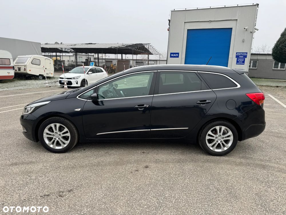 Kia Ceed 1.6 GDI Dream Team Edition - 12