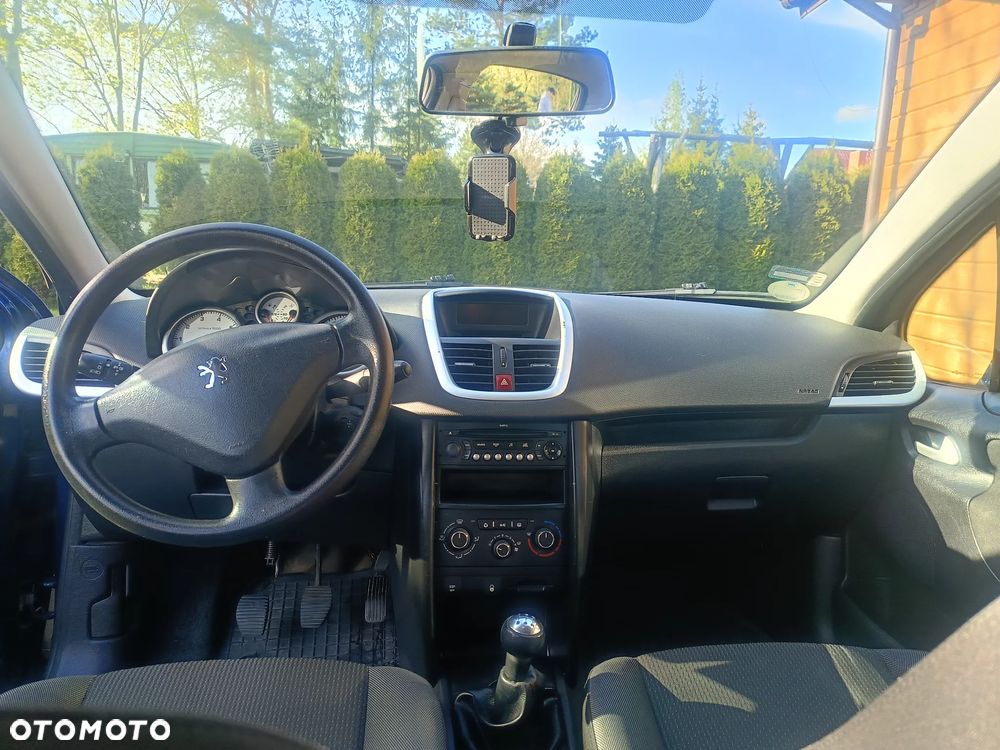 Peugeot 207 1.4 - 9